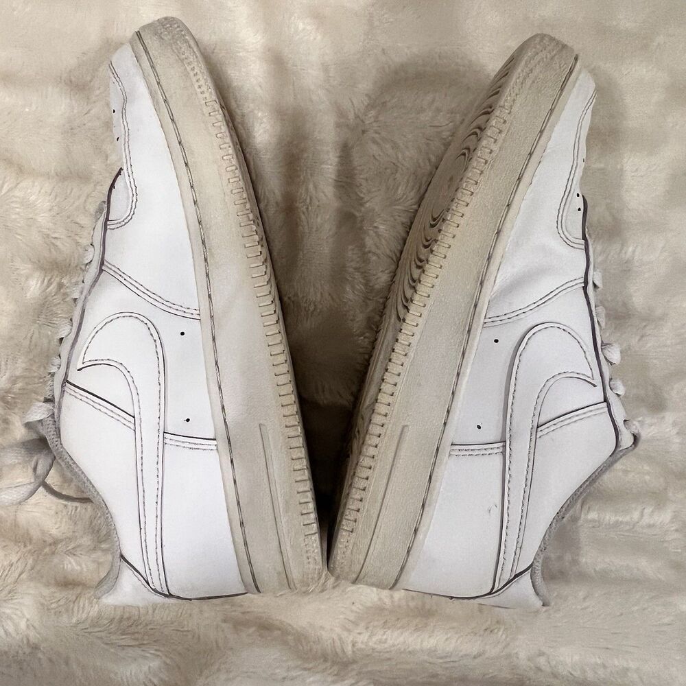 Nike Air Force 1 Low 07 Triple White Classic Sneaker AF1 Low-Top White Size 5.5Y - Picture 4 of 10